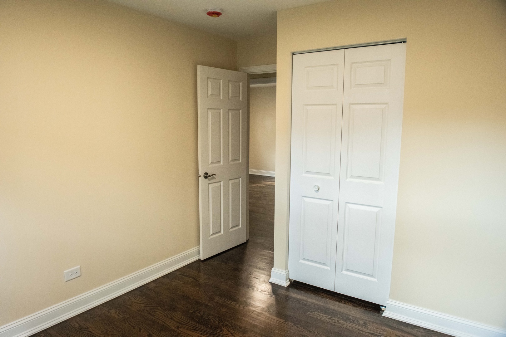 1028 Valley Stream Drive, Wheeling, IL 60090
