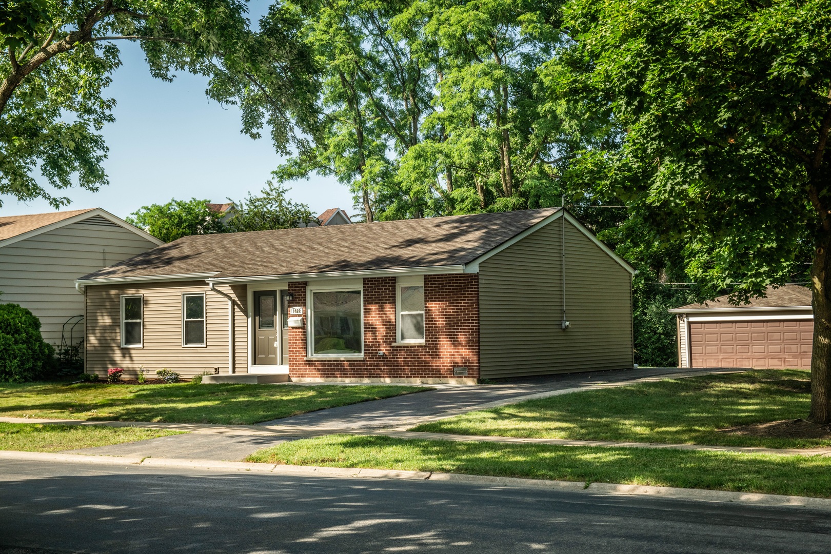1028 Valley Stream Drive, Wheeling, IL 60090