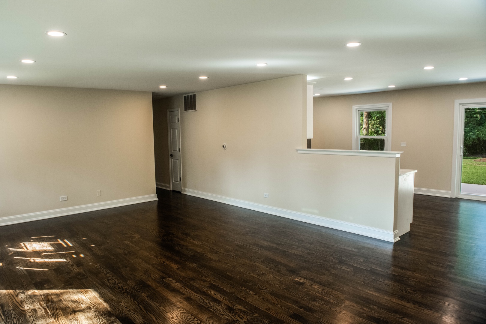 1028 Valley Stream Drive, Wheeling, IL 60090