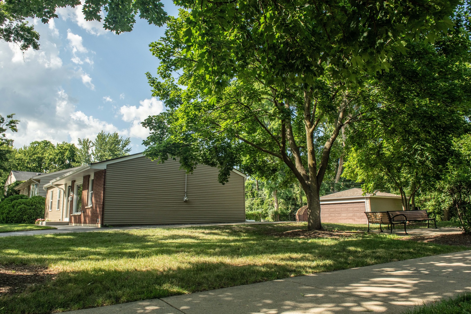 1028 Valley Stream Drive, Wheeling, IL 60090