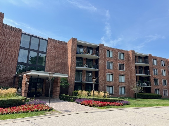 1505 E Central Road #303A, Arlington Heights, IL 60005