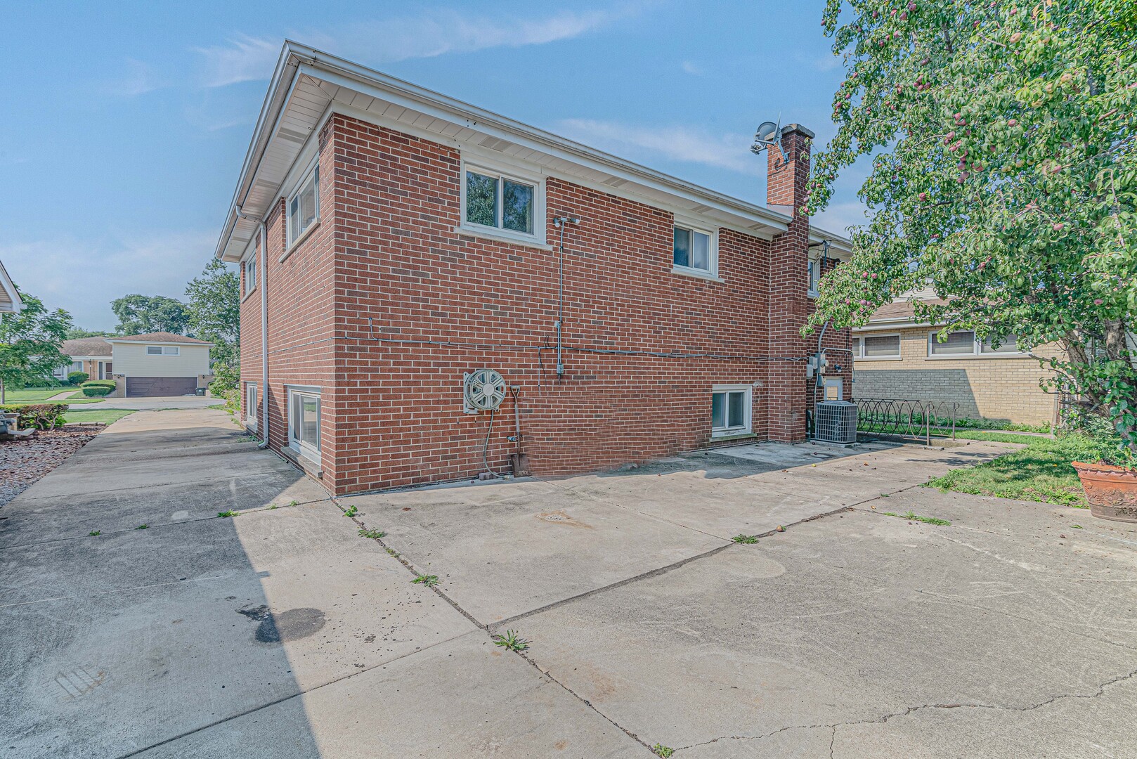 7846 Maple Street, Morton Grove, IL 60053