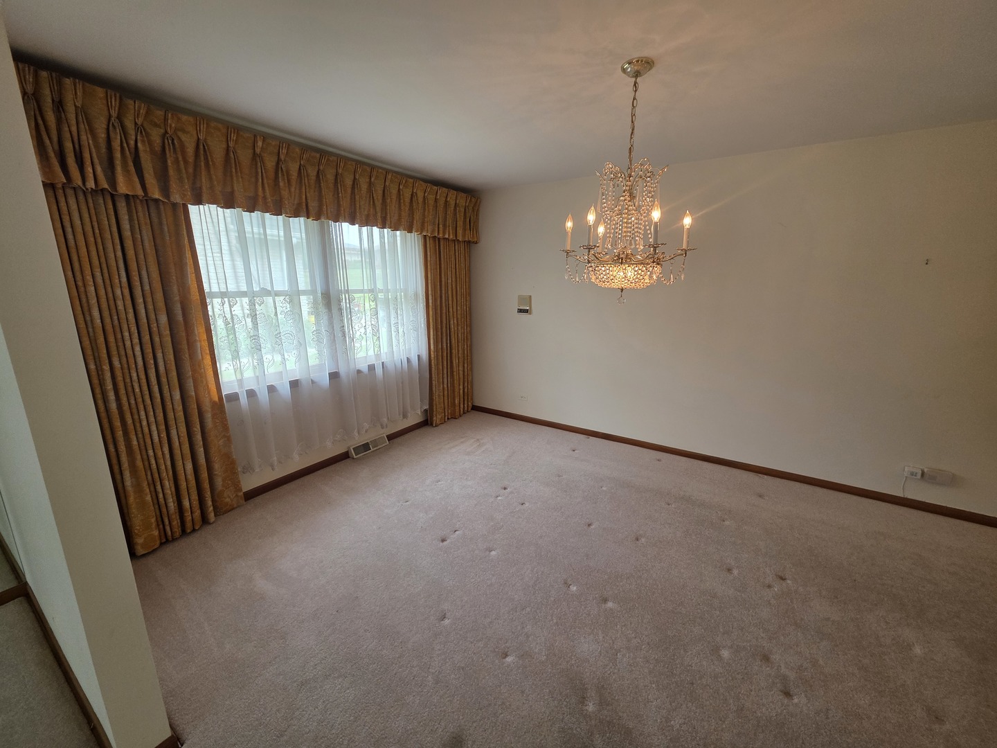 7725 Sawyer Road, Darien, IL 60561