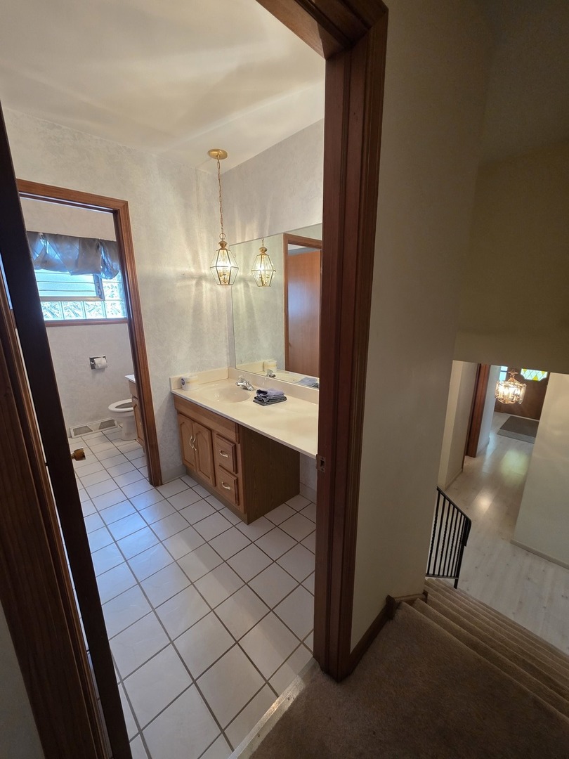 7725 Sawyer Road, Darien, IL 60561