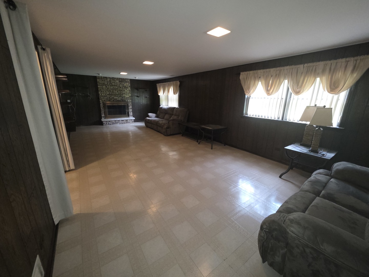 7725 Sawyer Road, Darien, IL 60561