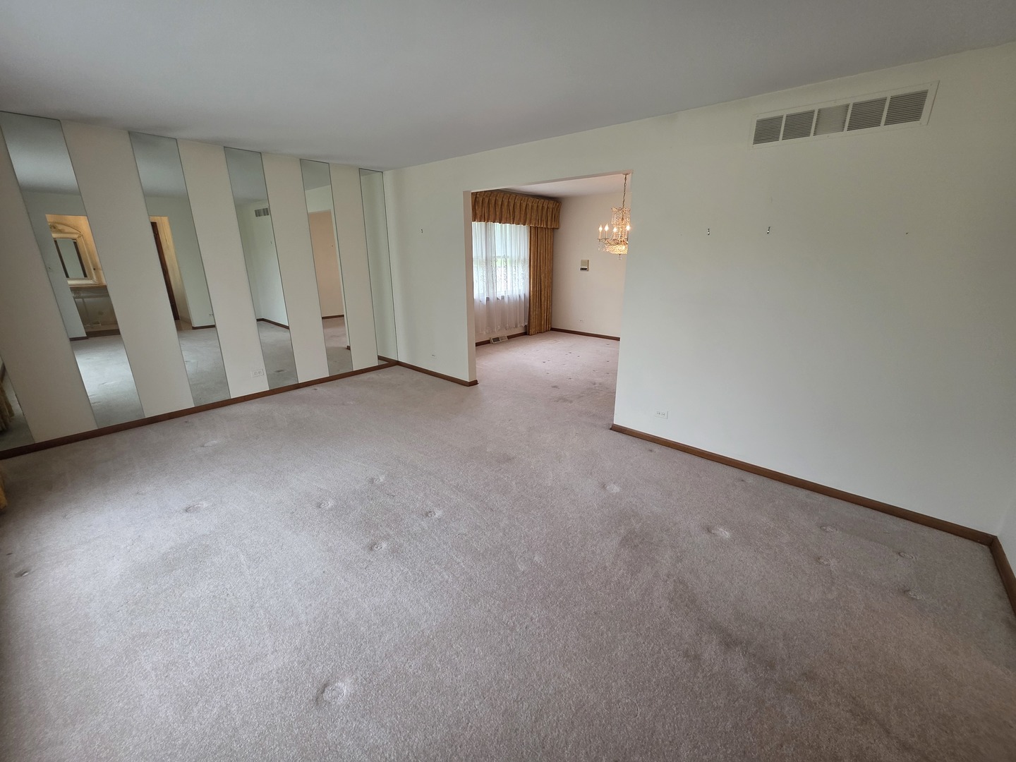 7725 Sawyer Road, Darien, IL 60561