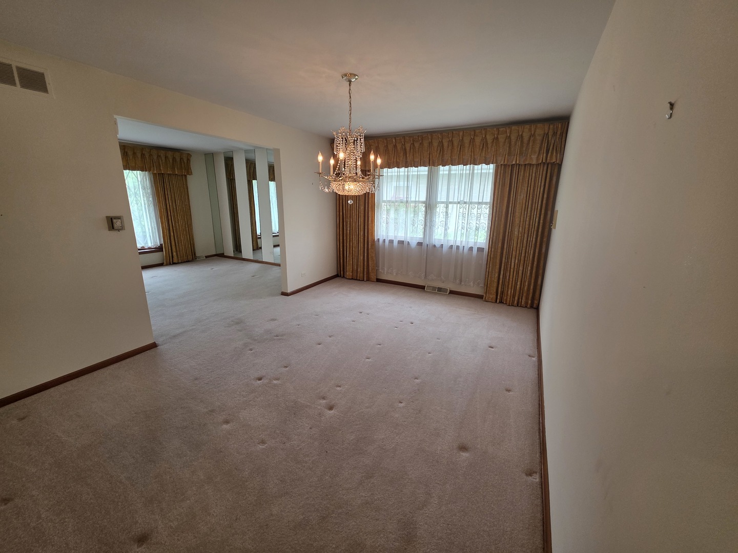 7725 Sawyer Road, Darien, IL 60561