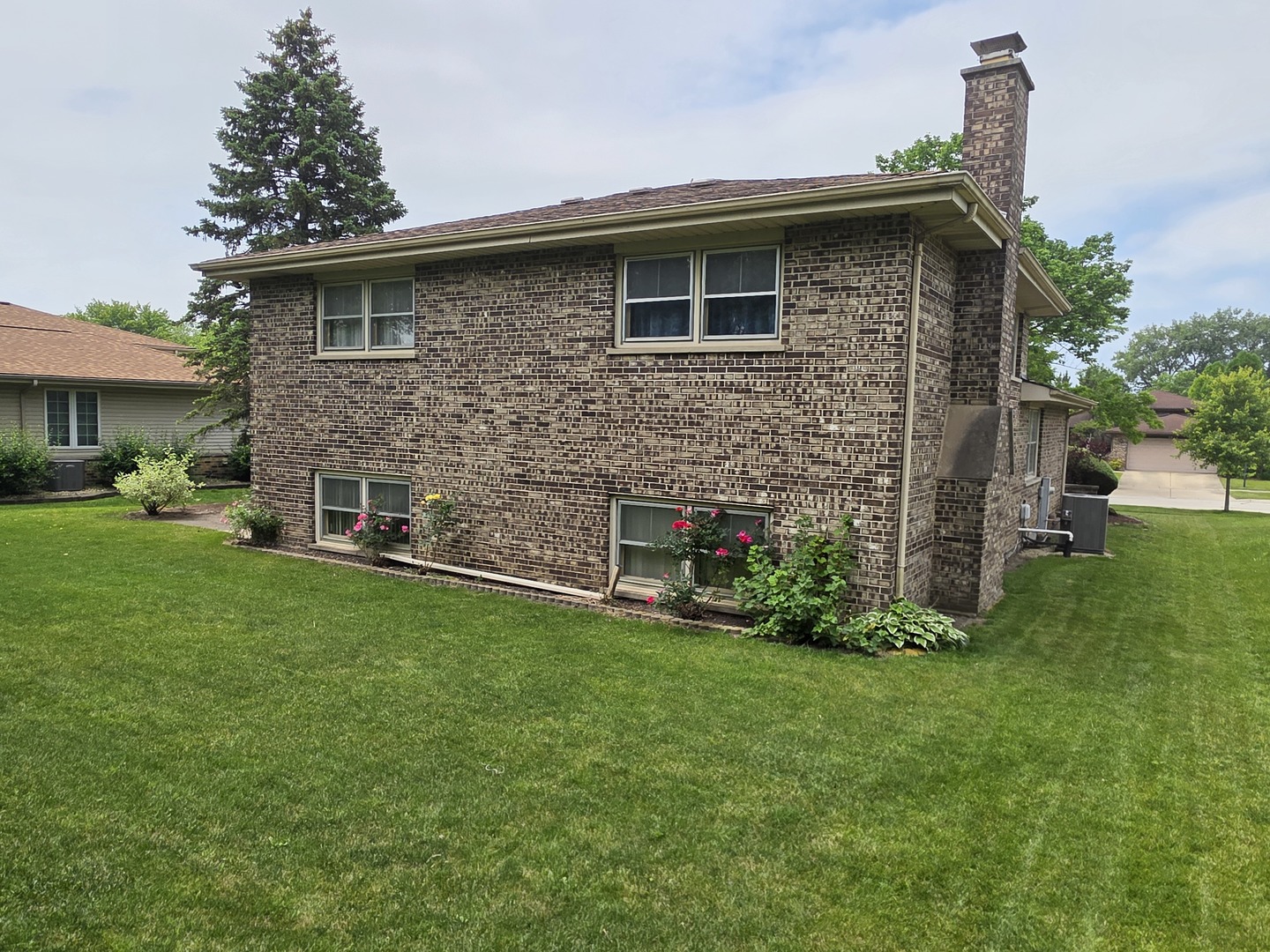 7725 Sawyer Road, Darien, IL 60561