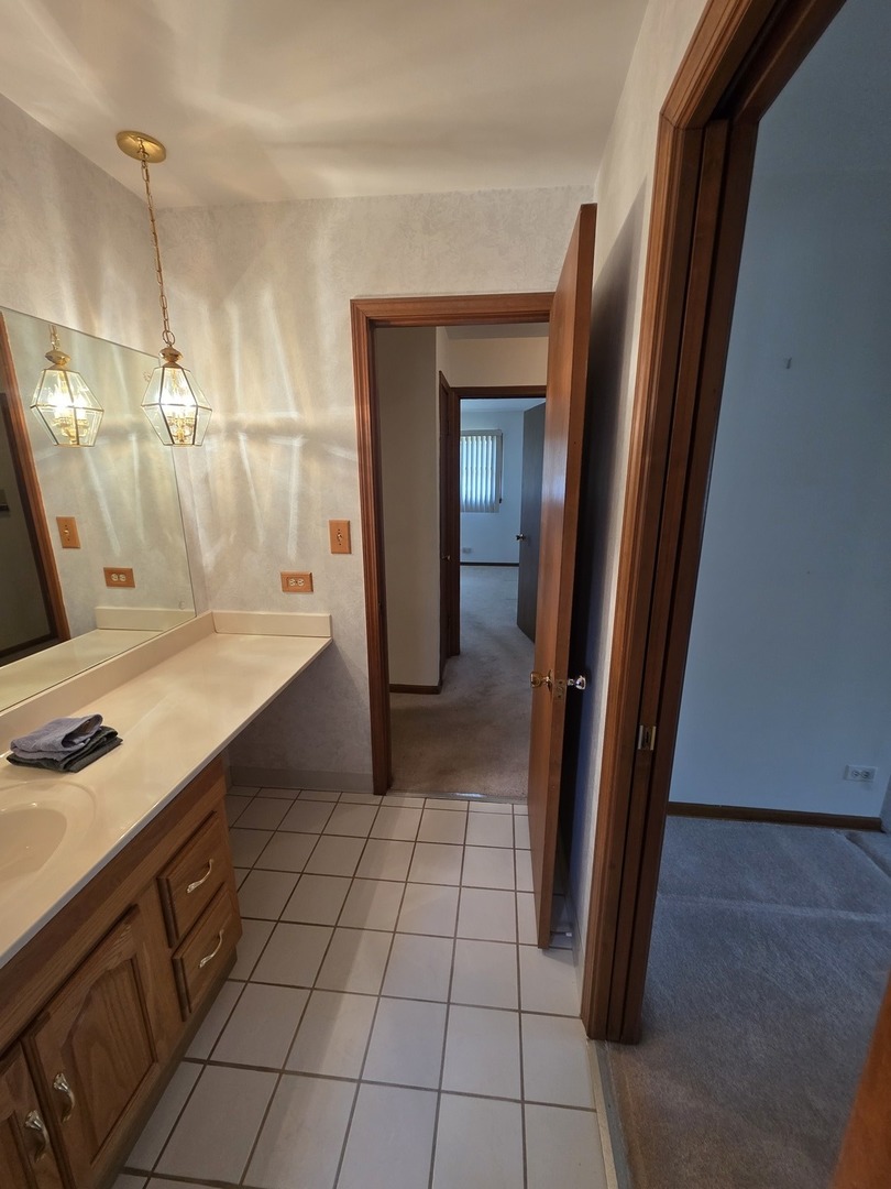 7725 Sawyer Road, Darien, IL 60561