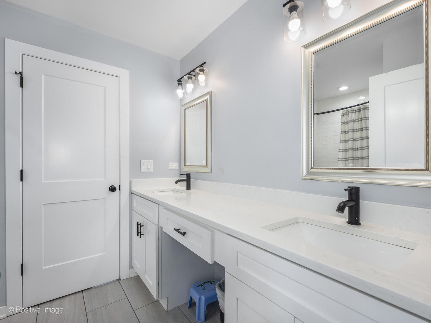 4243 S Princeton Avenue, Chicago, IL 60609