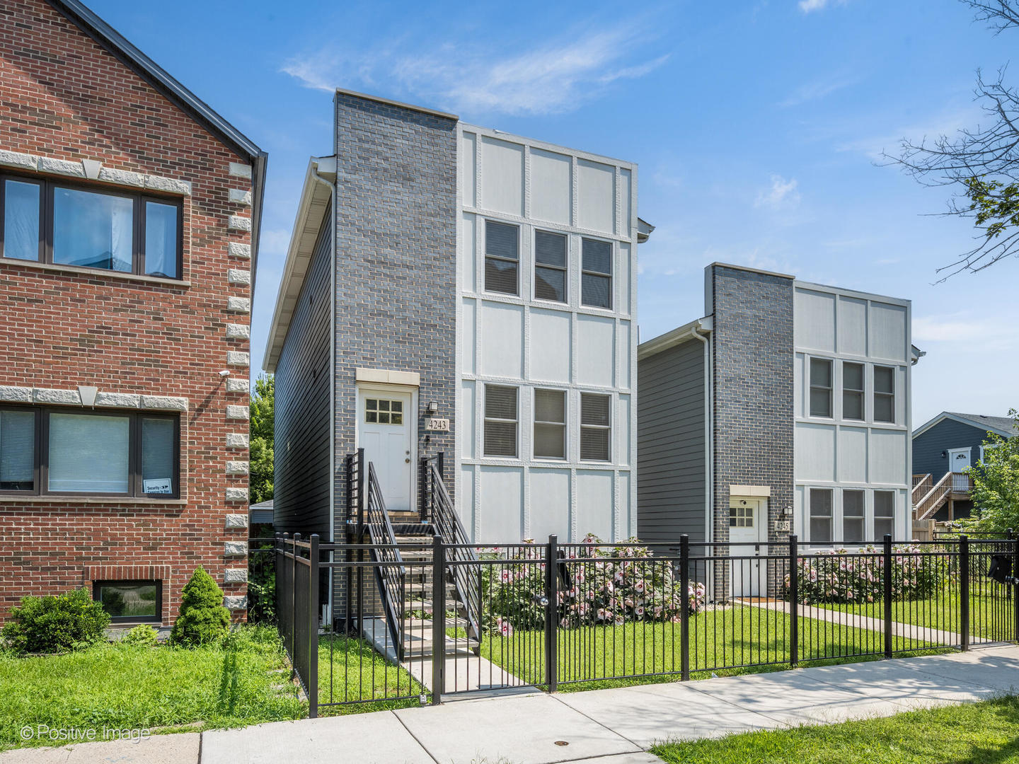 4243 S Princeton Avenue, Chicago, IL 60609