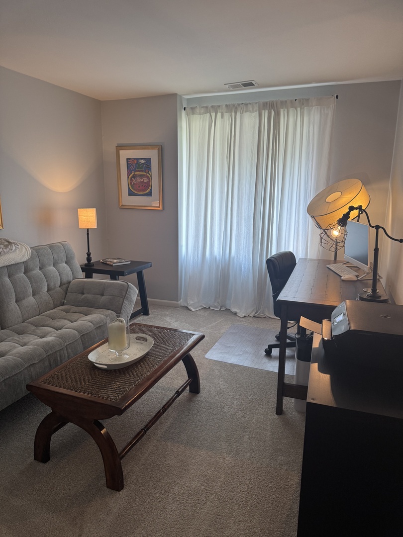 310 W Greenbriar Road #2B, Glen Ellyn, IL 60137