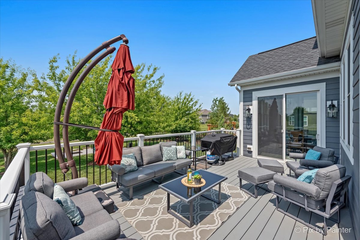 1044 Redbud Lane, Sugar Grove, IL 60554
