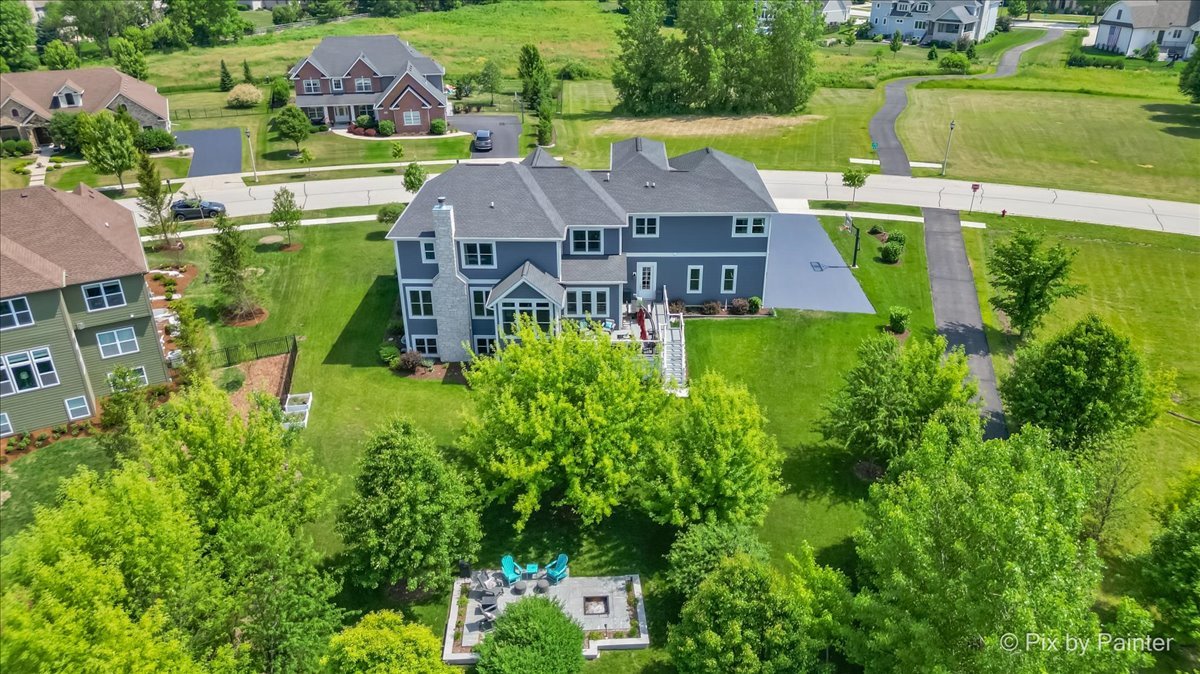 1044 Redbud Lane, Sugar Grove, IL 60554