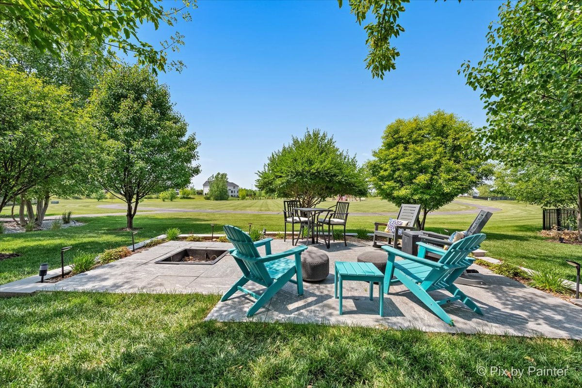 1044 Redbud Lane, Sugar Grove, IL 60554