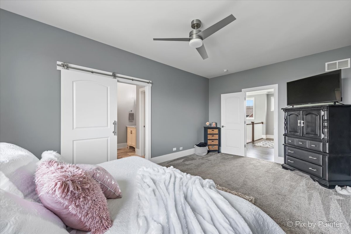 1044 Redbud Lane, Sugar Grove, IL 60554