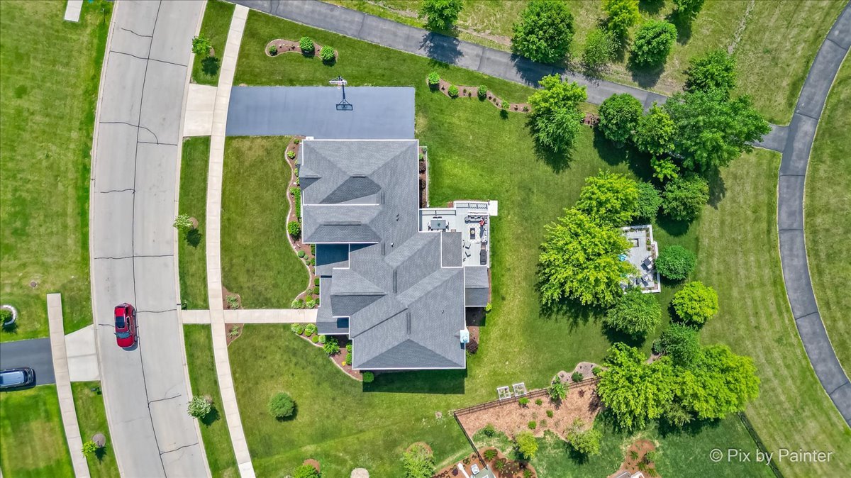 1044 Redbud Lane, Sugar Grove, IL 60554