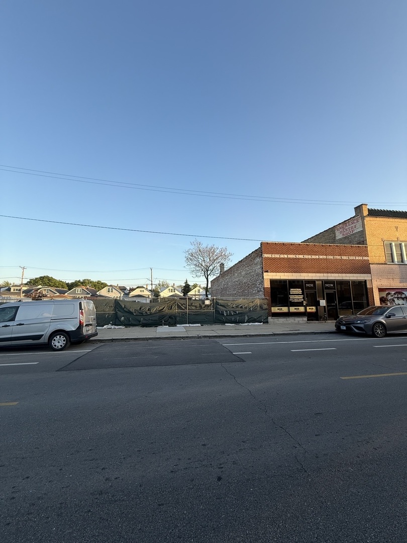 5921 W Lawrence Avenue, Chicago, IL 60630