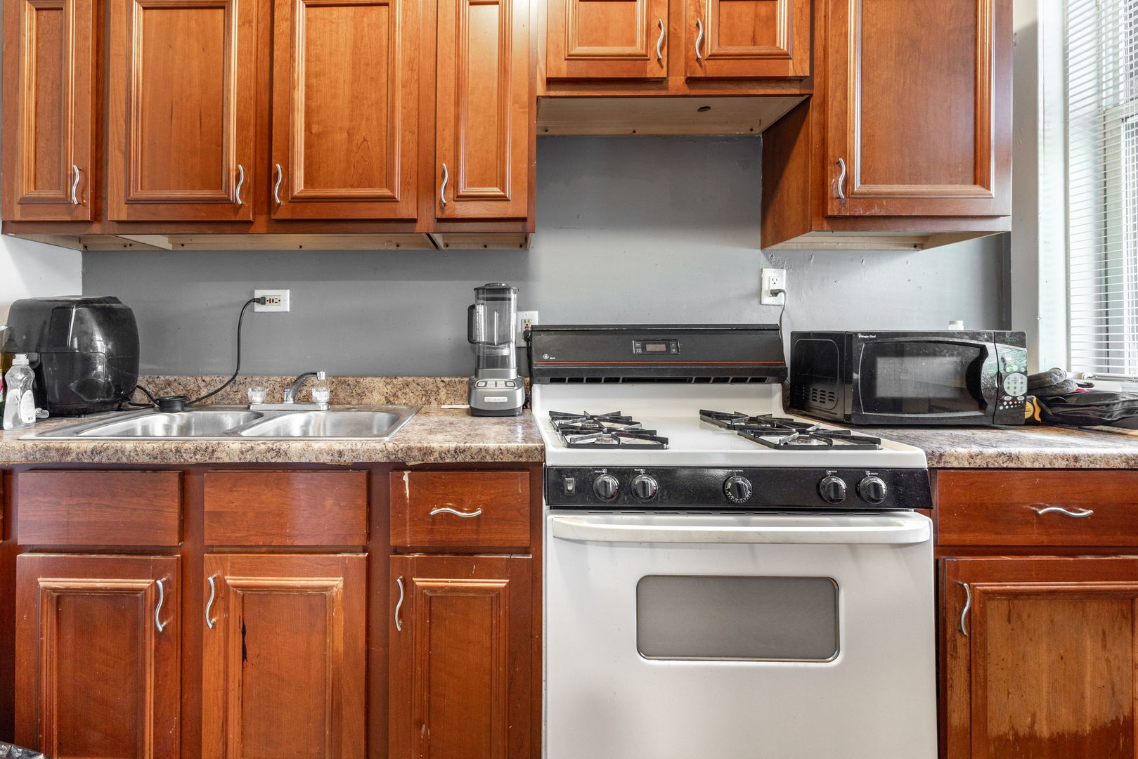 953 E 61st Street #1E, Chicago, IL 60637