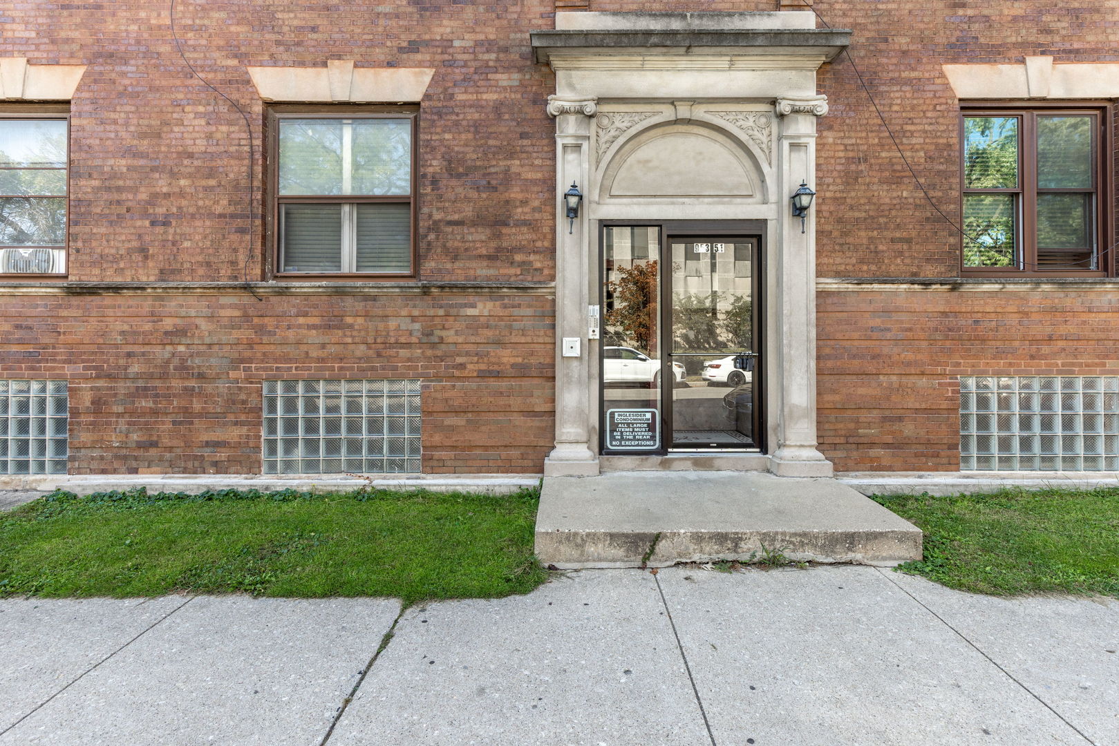 953 E 61st Street #1E, Chicago, IL 60637