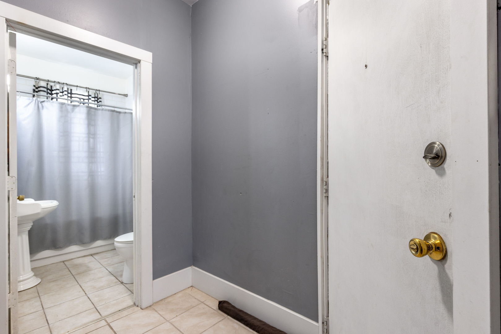 953 E 61st Street #1E, Chicago, IL 60637