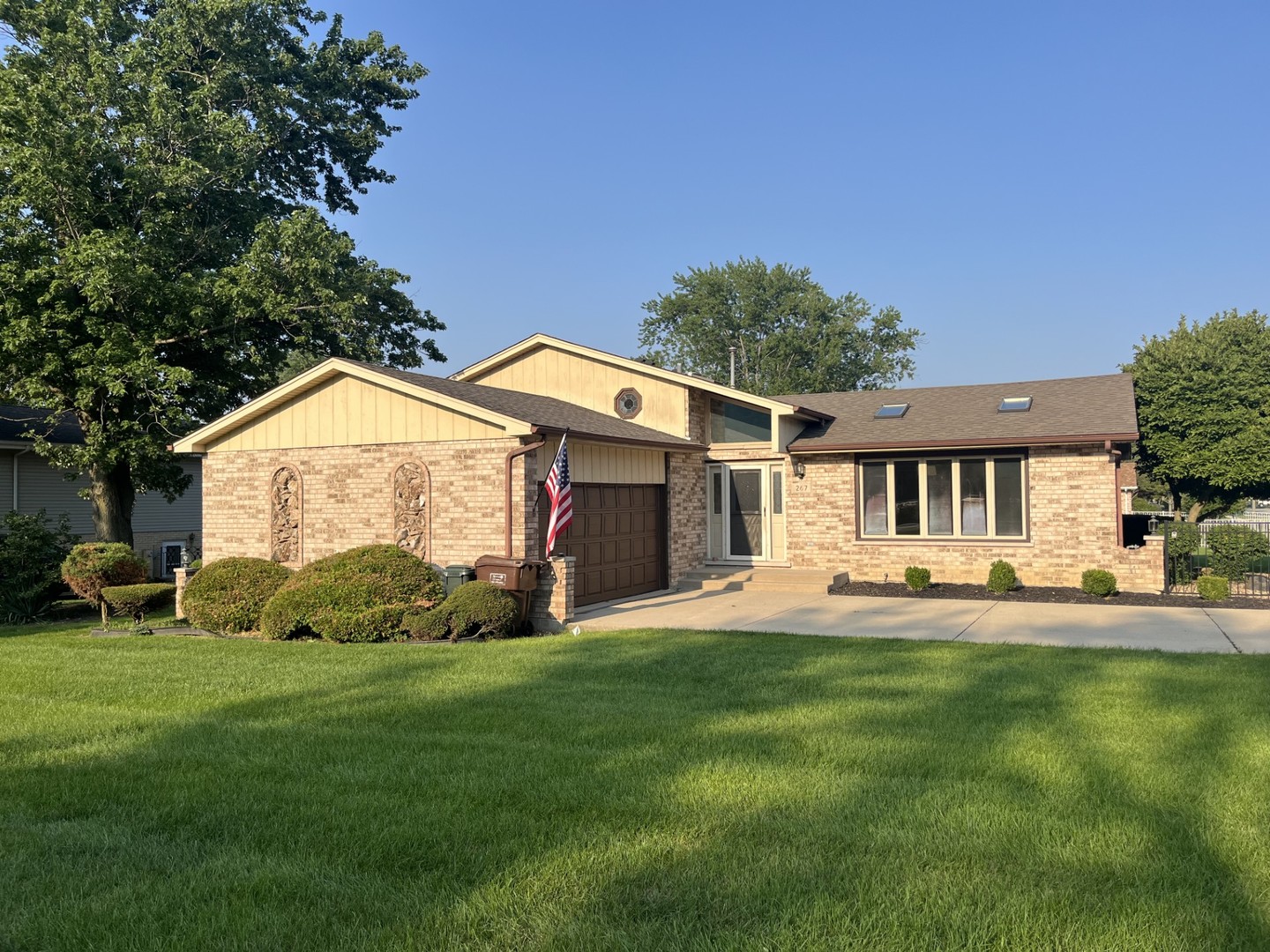 267 Center Road, Frankfort, IL 60423