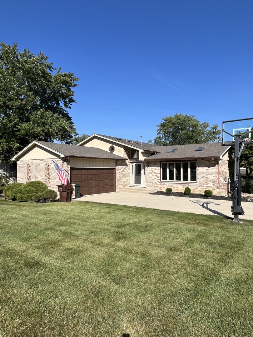 267 Center Road, Frankfort, IL 60423