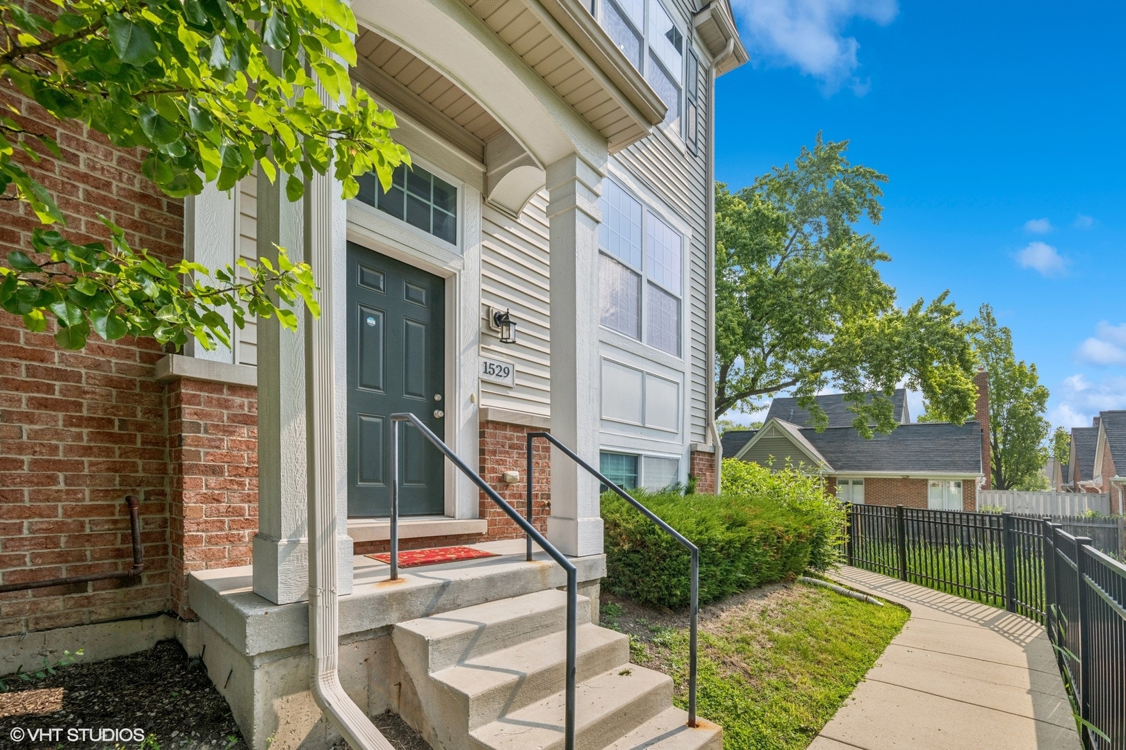 1529 E Arbor Lane, Arlington Heights, IL 60004