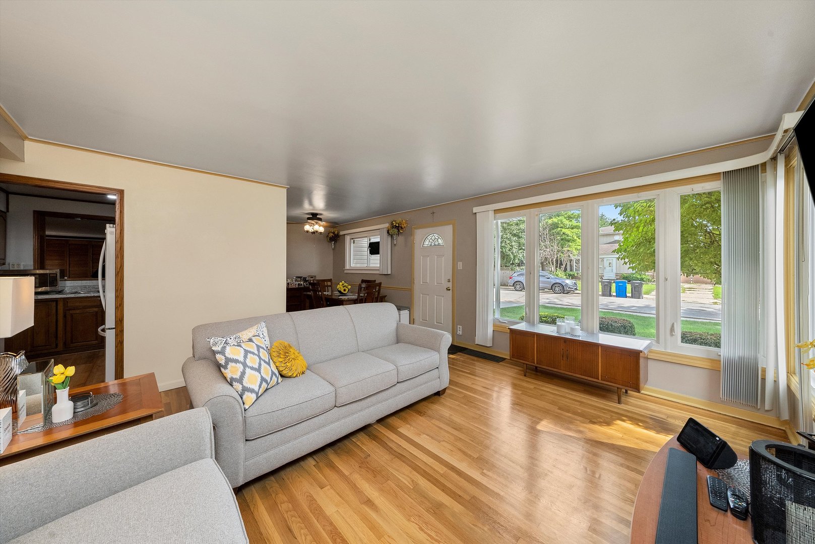 4706 W 82nd Place, Chicago, IL 60652