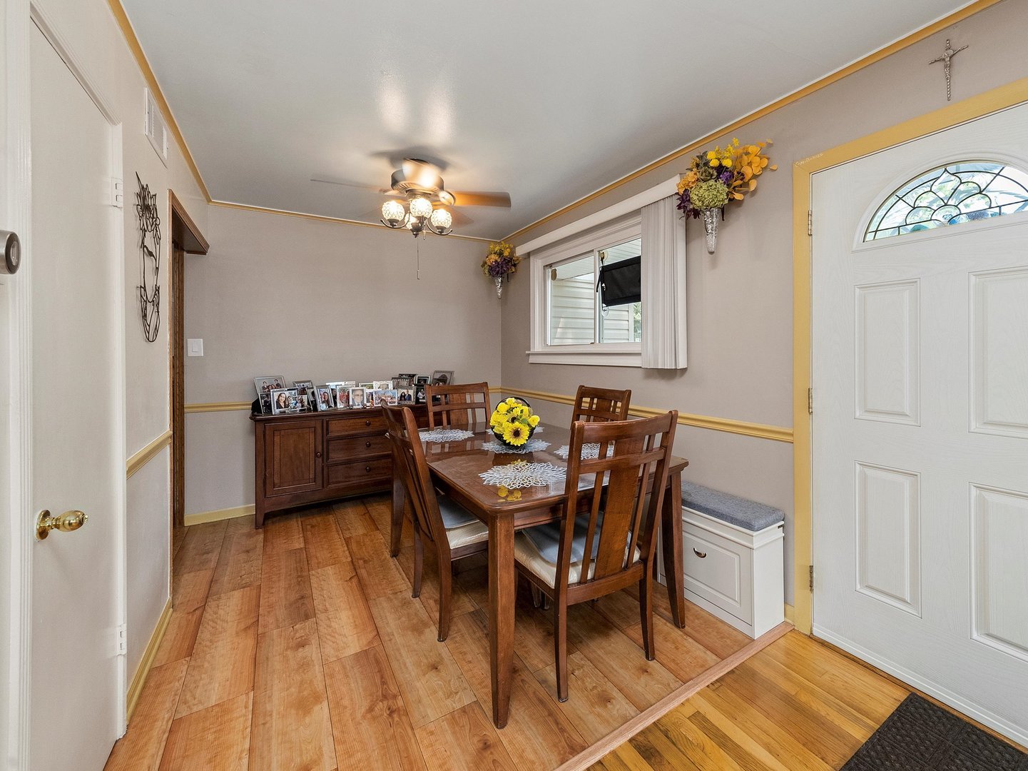 4706 W 82nd Place, Chicago, IL 60652