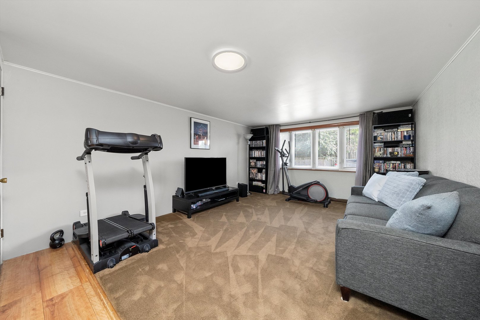 4706 W 82nd Place, Chicago, IL 60652