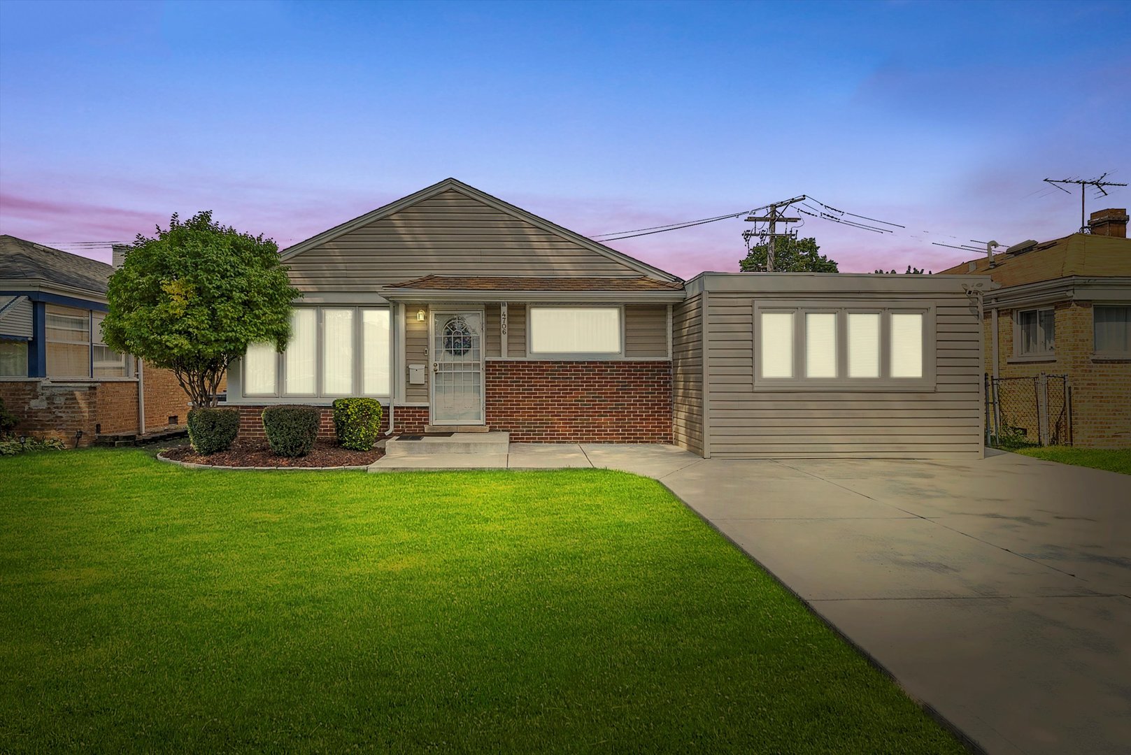 4706 W 82nd Place, Chicago, IL 60652