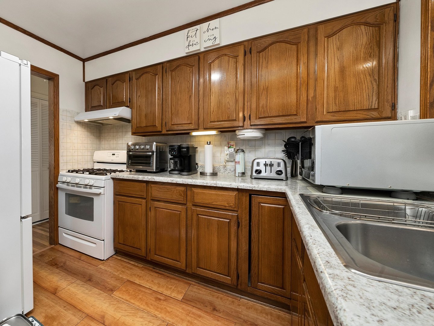 4706 W 82nd Place, Chicago, IL 60652