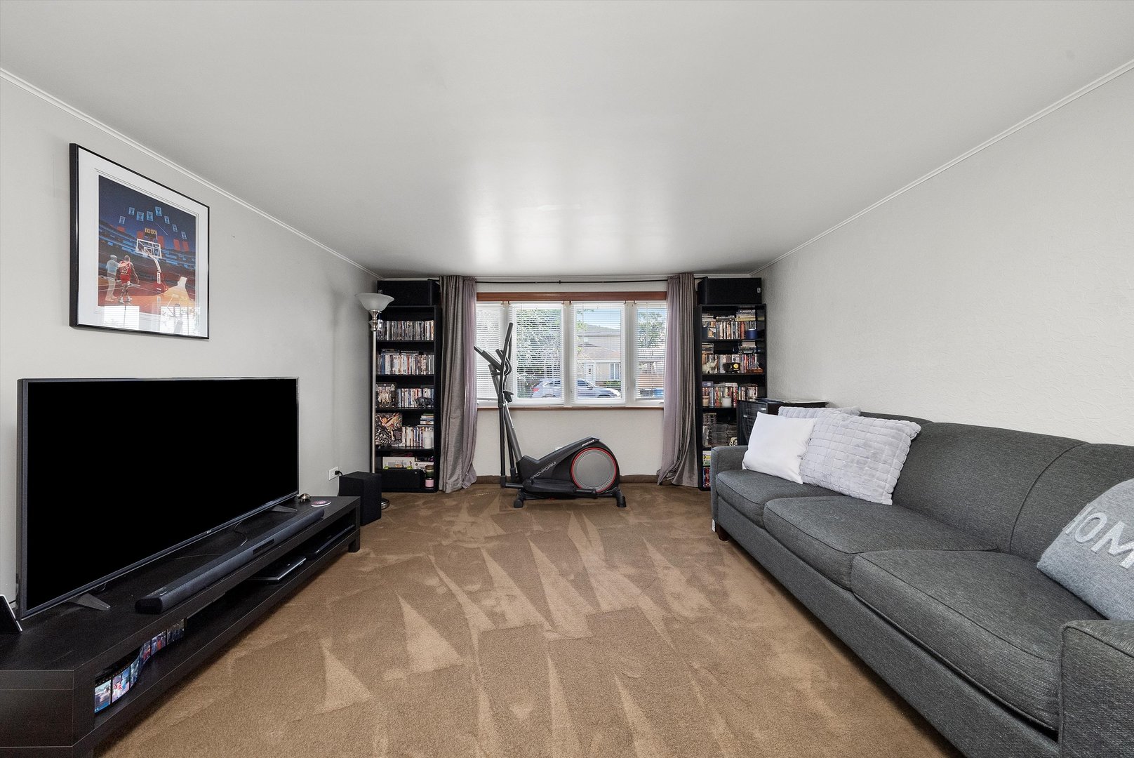 4706 W 82nd Place, Chicago, IL 60652