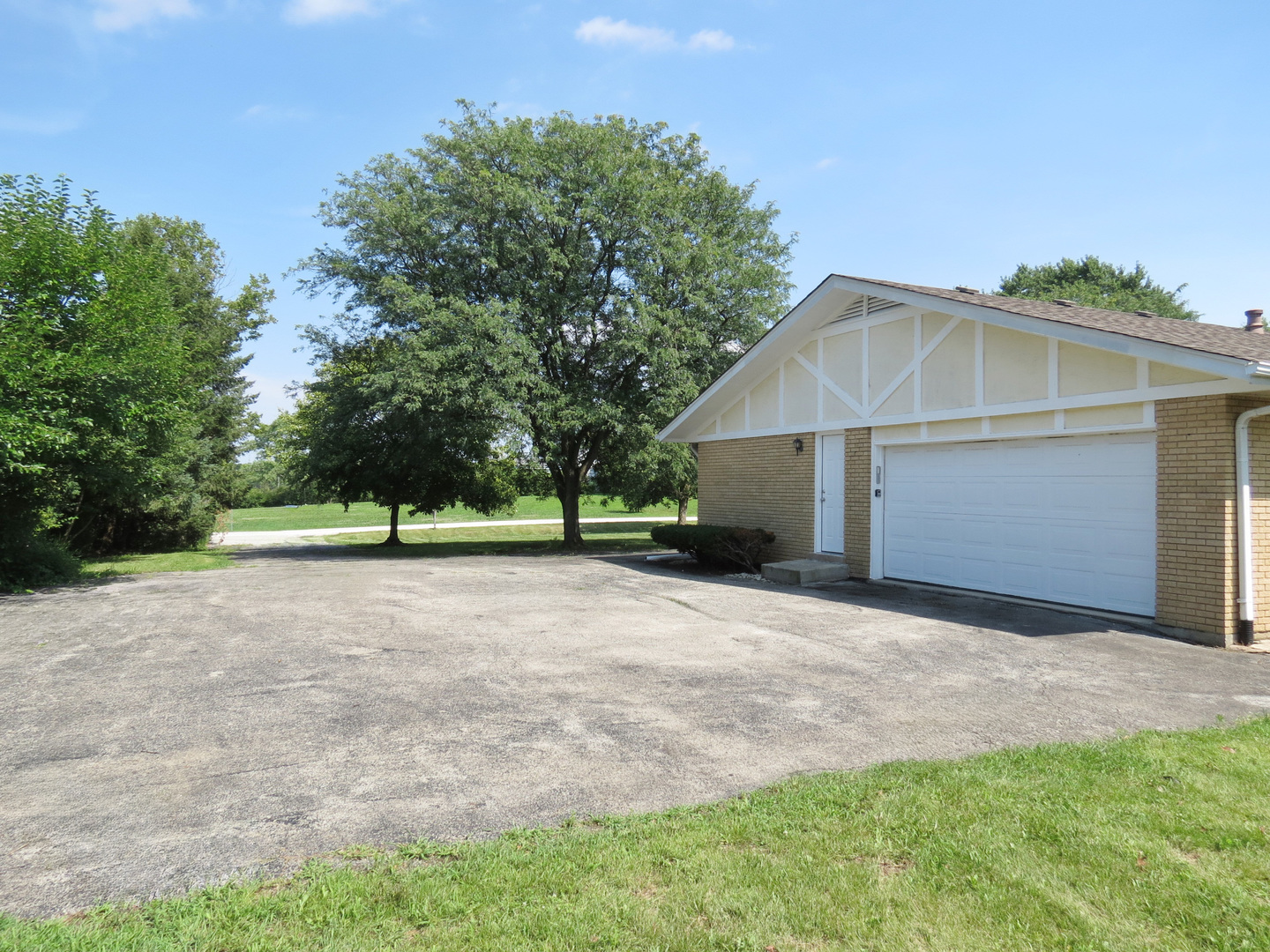 12970 Mccarthy Road, Lemont, IL 60439