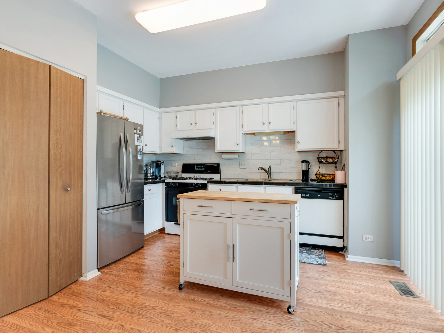 2809 Alameda Court, Naperville, IL 60564
