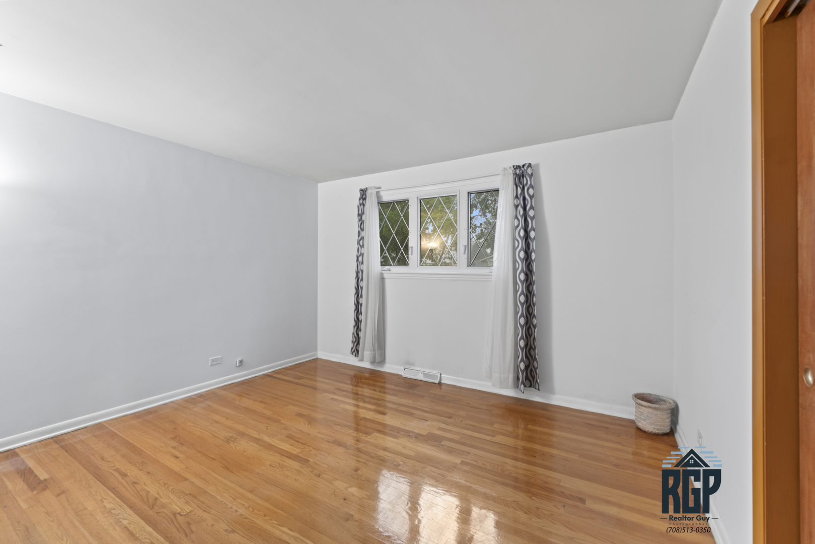 9013 W 91st Place, Hickory Hills, IL 60457