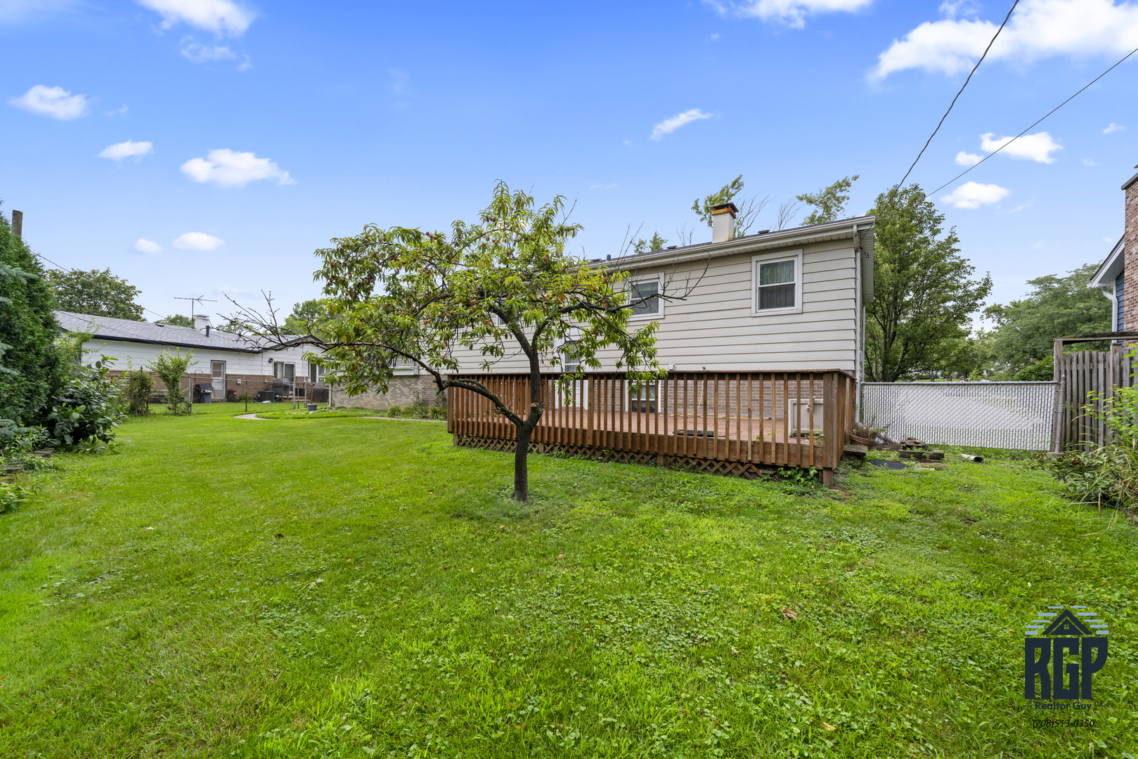 9013 W 91st Place, Hickory Hills, IL 60457
