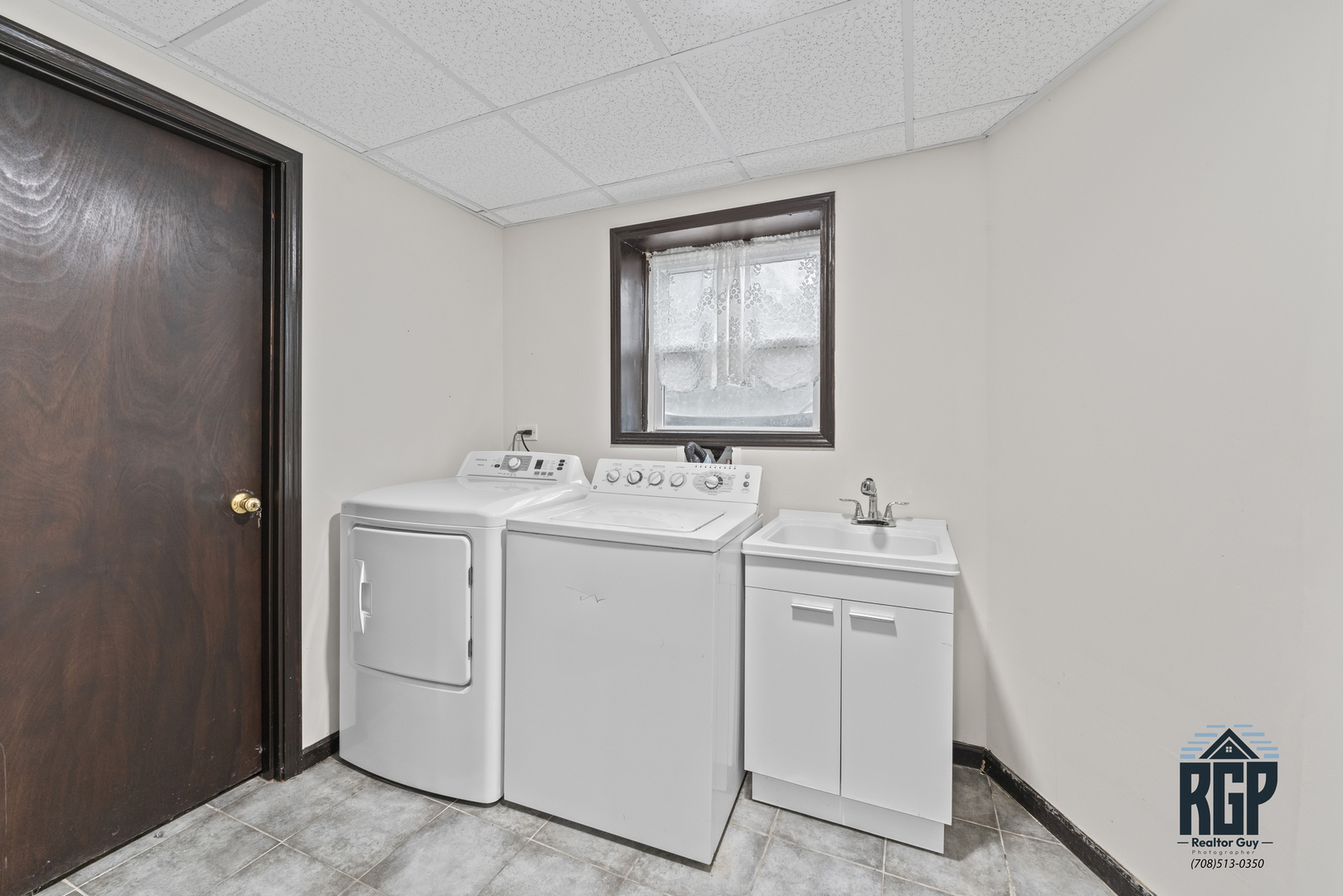 9013 W 91st Place, Hickory Hills, IL 60457