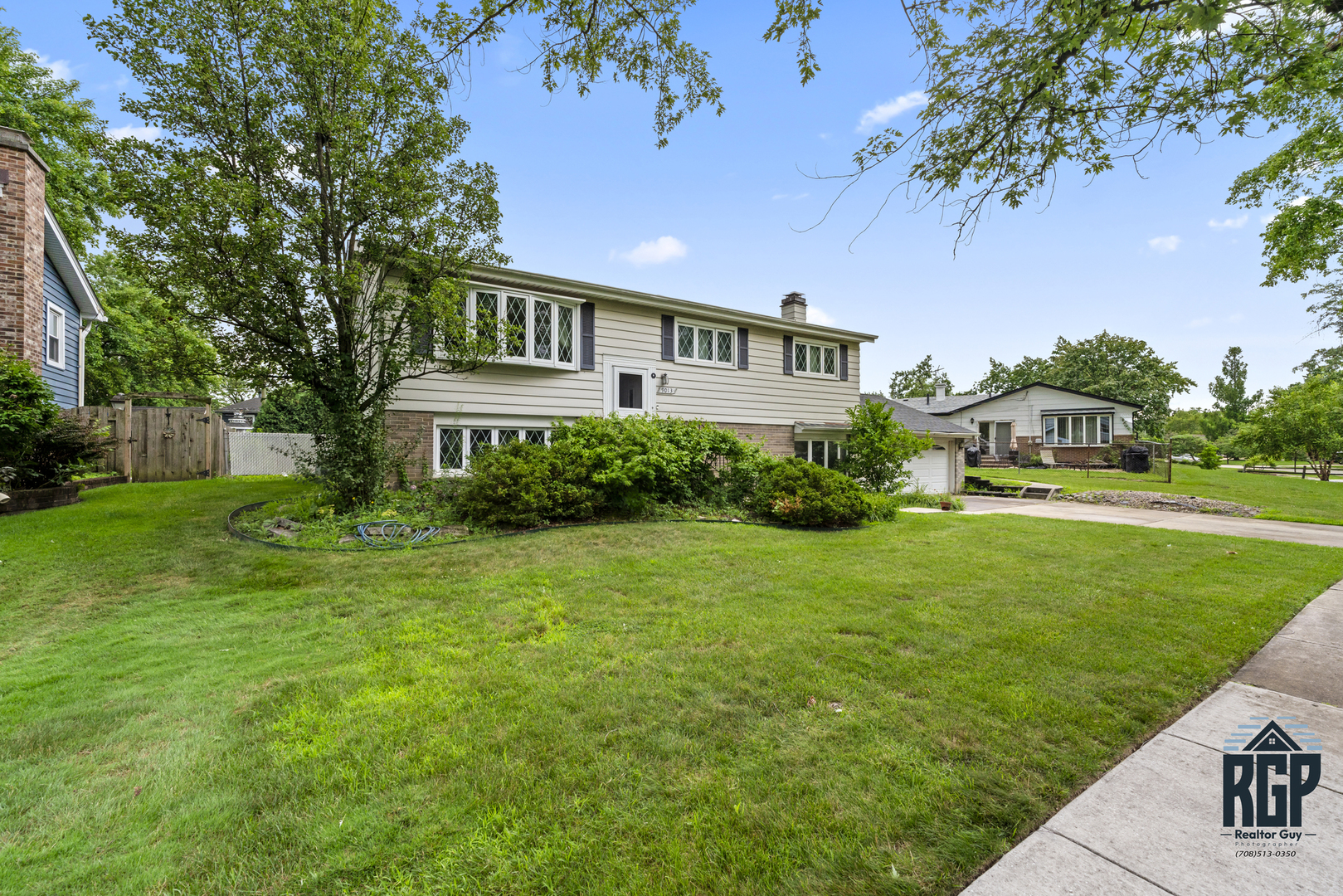 9013 W 91st Place, Hickory Hills, IL 60457