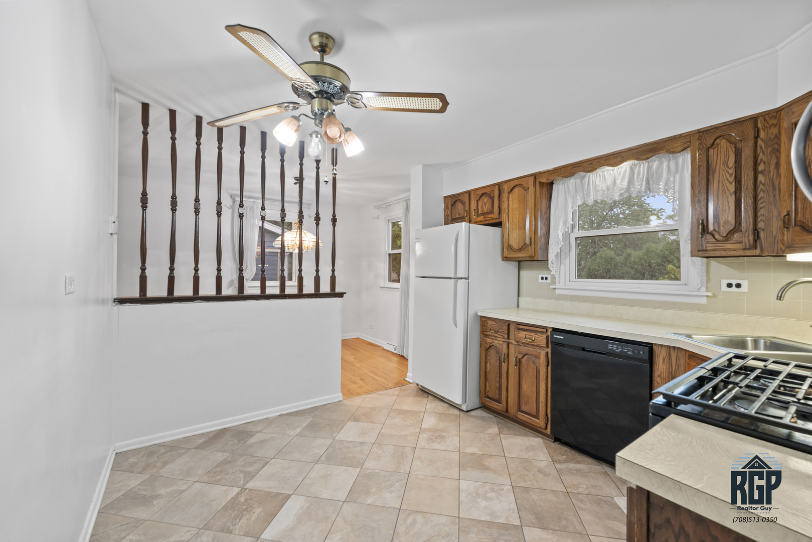 9013 W 91st Place, Hickory Hills, IL 60457