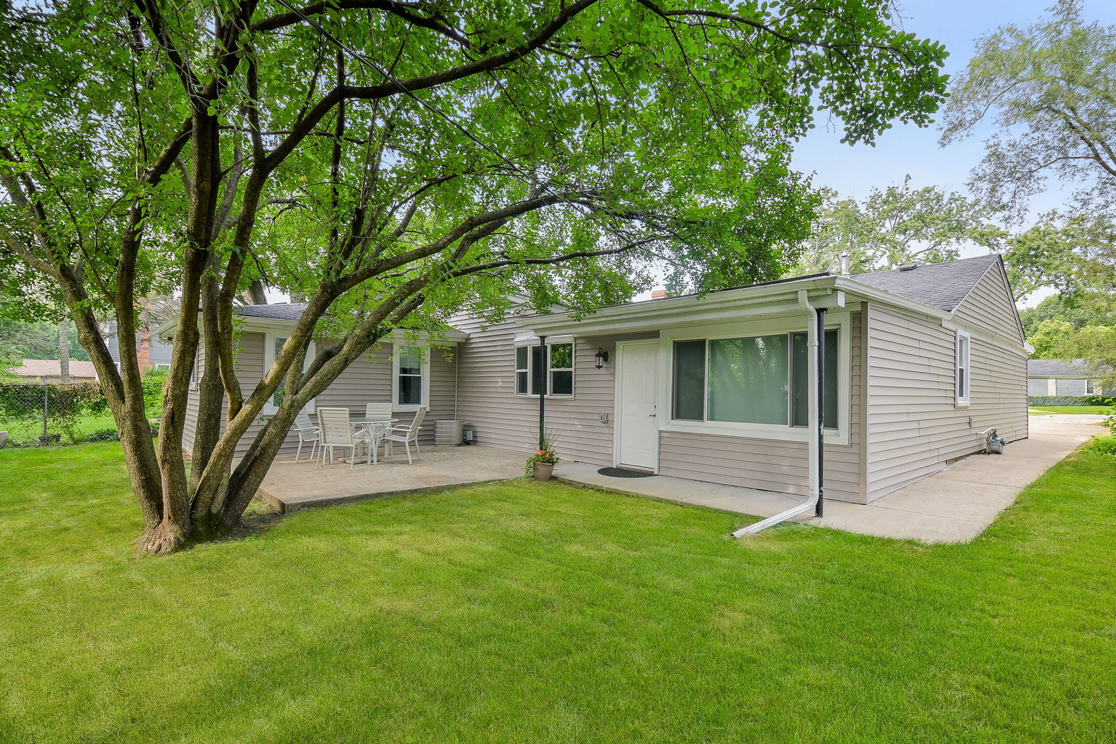 119 N Dorchester Avenue, Wheaton, IL 60187