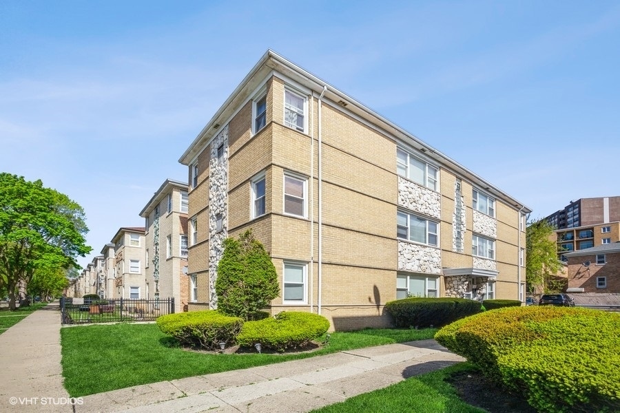 8610 W Summerdale Avenue #3N, Chicago, IL 60656