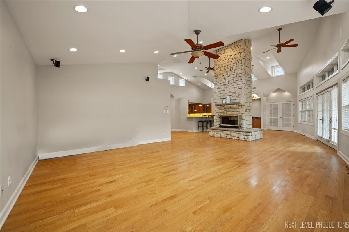4830 Wolf Road, Western Springs, IL 60558