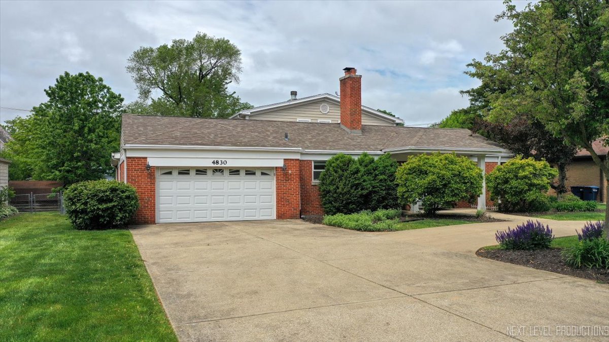 4830 Wolf Road, Western Springs, IL 60558
