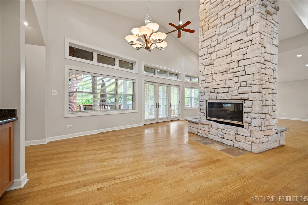 4830 Wolf Road, Western Springs, IL 60558