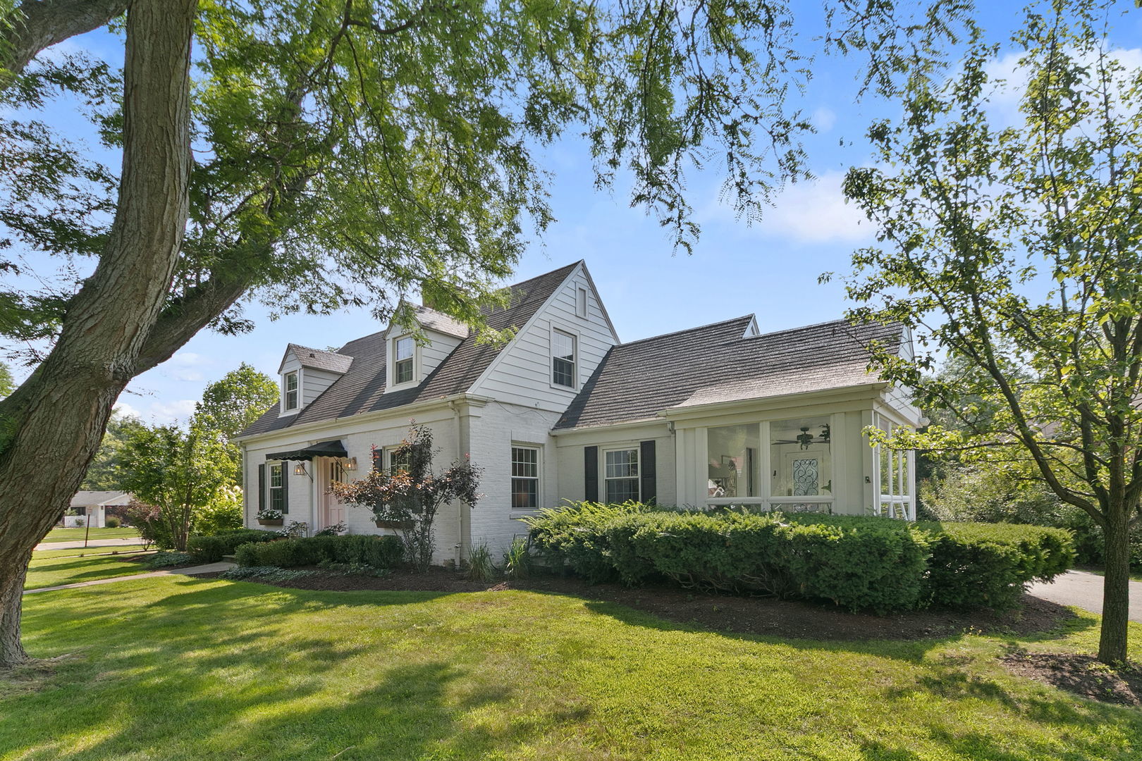 181 S Delaplaine Road, Riverside, IL 60546