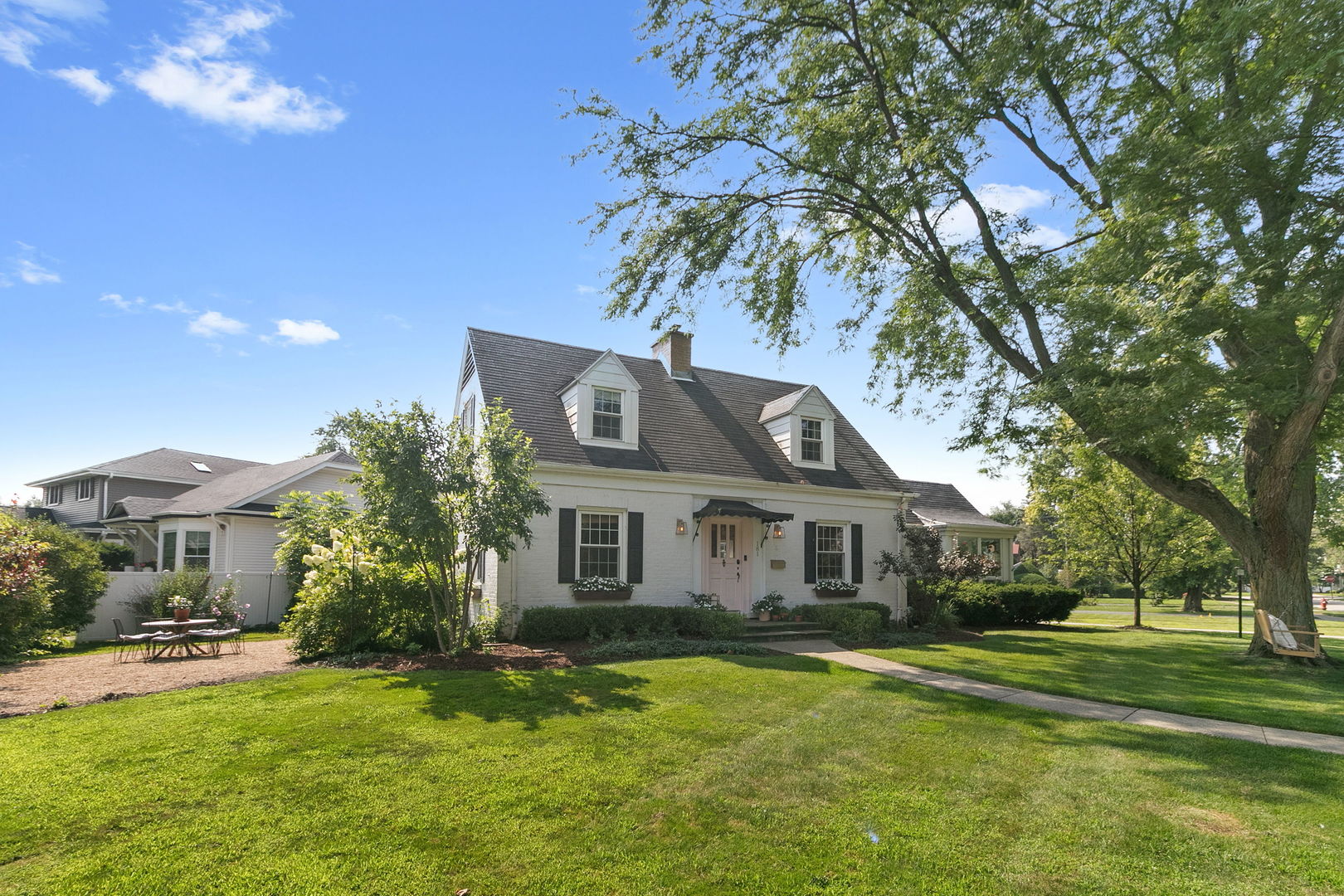 181 S Delaplaine Road, Riverside, IL 60546