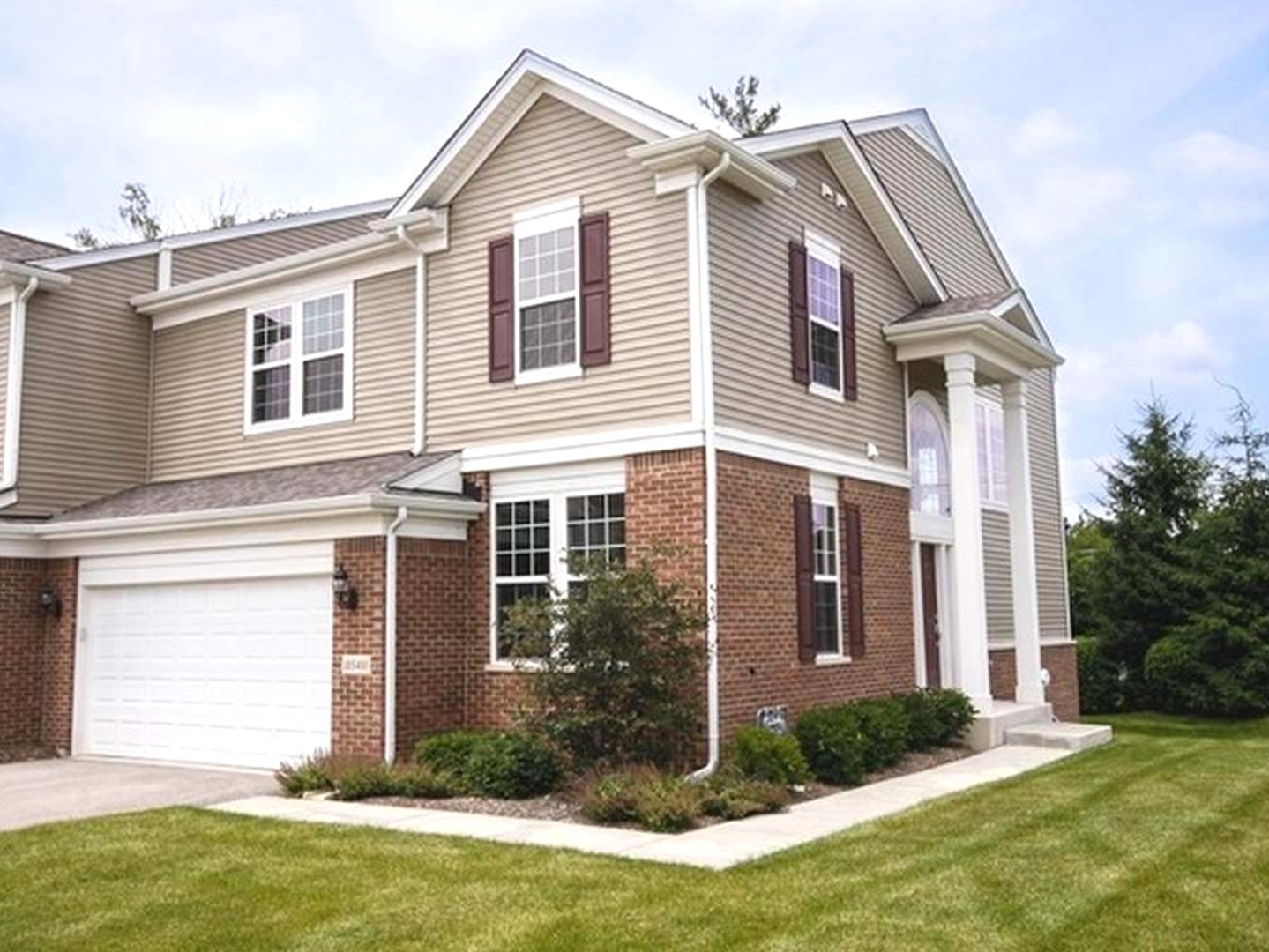 10S400 Carrington Circle #0, Willowbrook, IL 60527