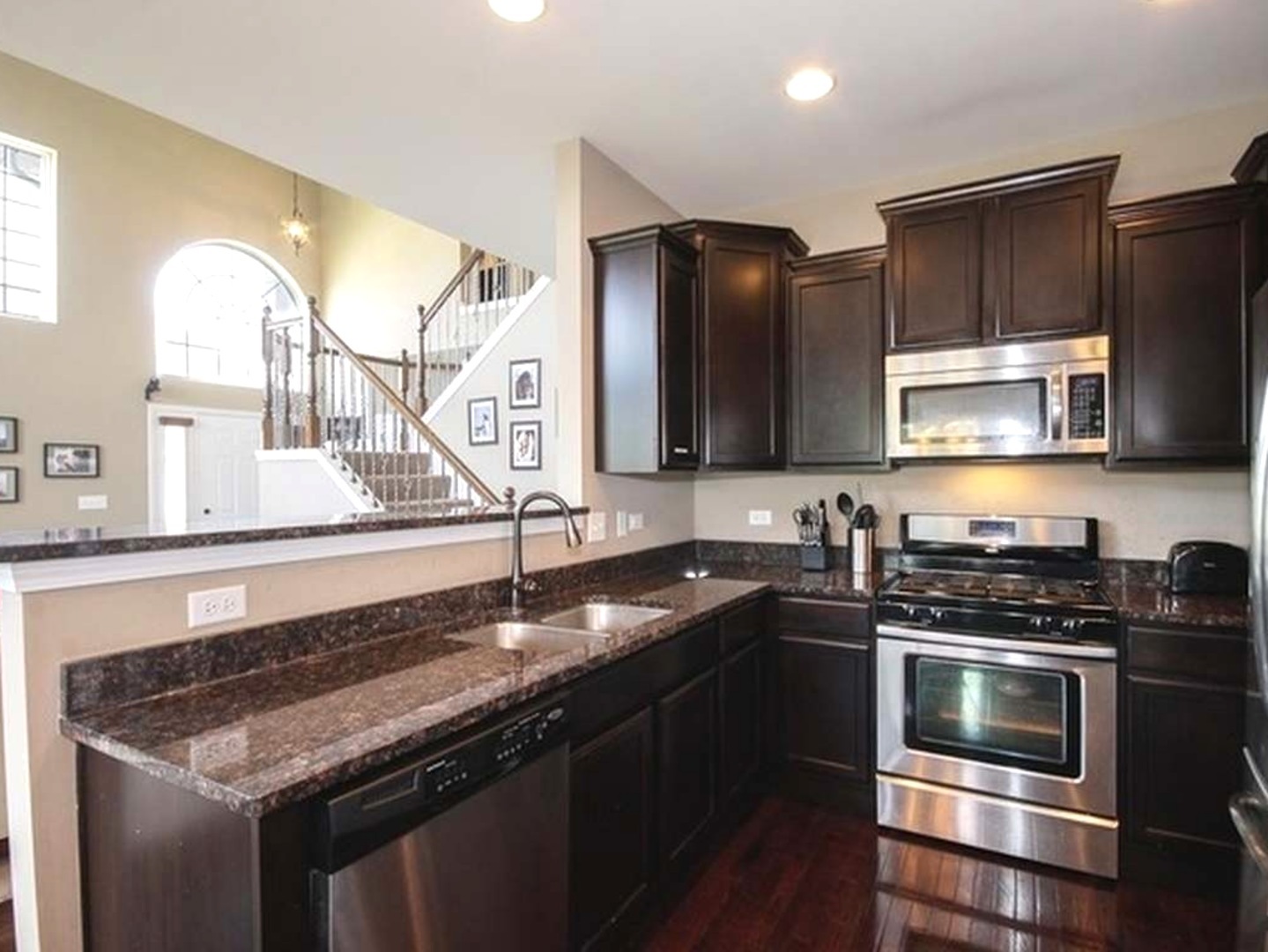 10S400 Carrington Circle #0, Willowbrook, IL 60527